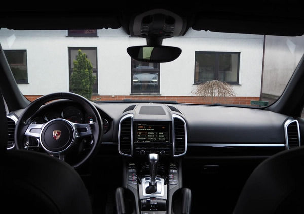 Porsche Cayenne cena 119000 przebieg: 205000, rok produkcji 2014 z Poręba małe 562